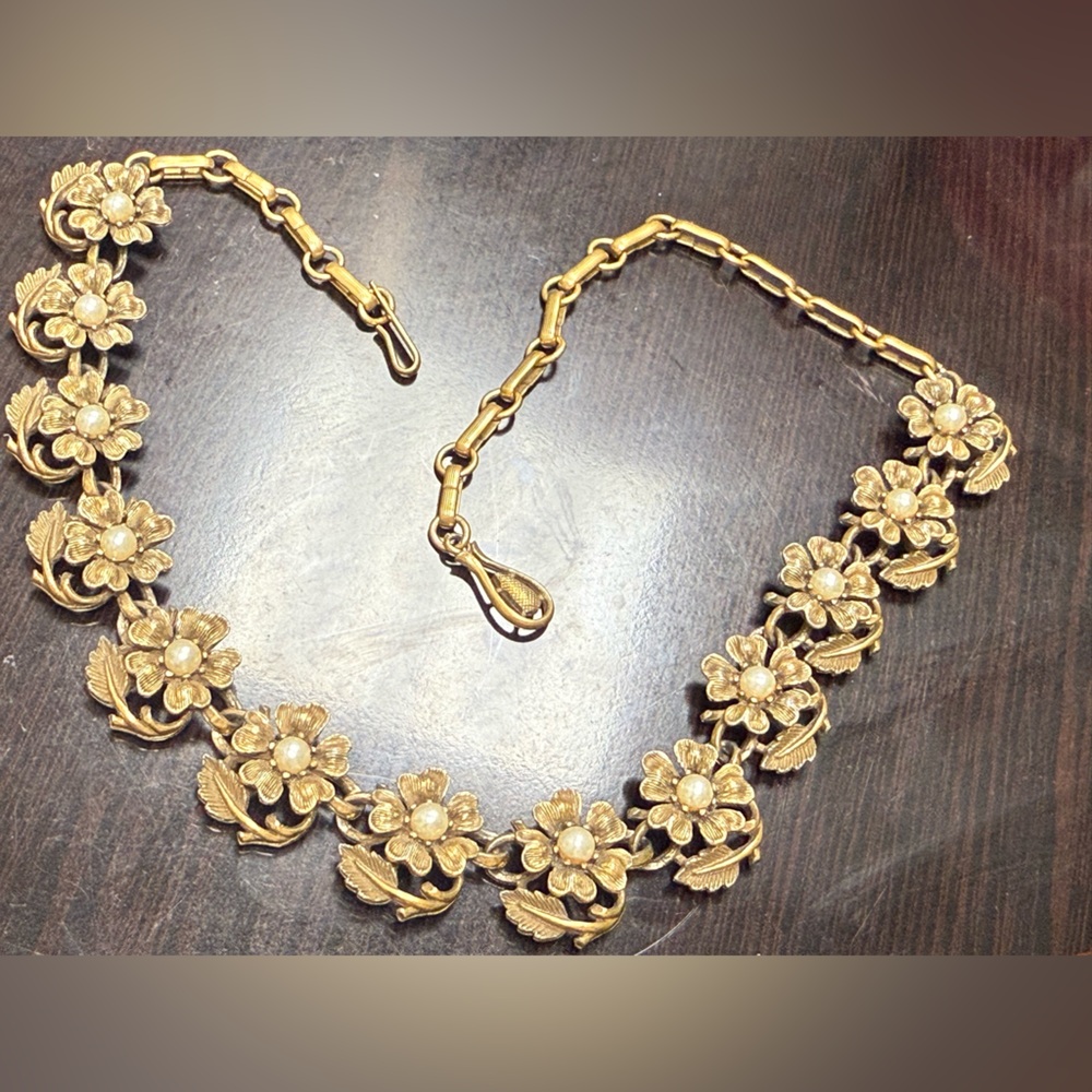 1950s Vintage necklace, Retro CORO signed 50s choker necklace floral‎ gold tone